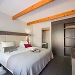 فندق Quintessia 4*