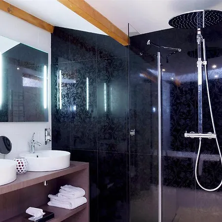 Quintessia Hotel 4*